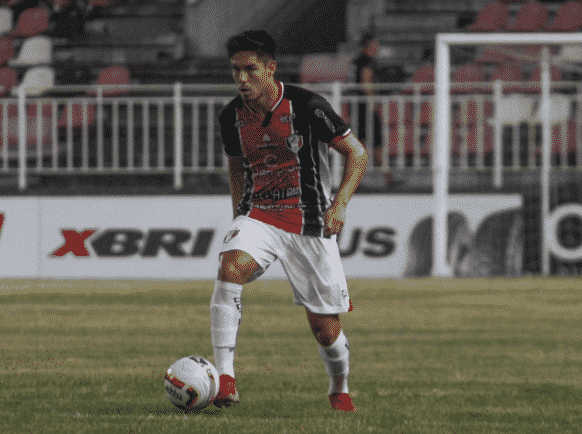 Caio Mello meia do Joinville comemora primeira vit&oacute;ria da equipe no Catarinense