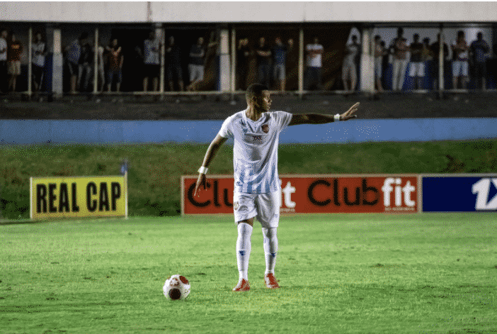 Emprestado pelo Santa Cruz, lateral Jadson promete empenho pelo Gr&ecirc;mio An&aacute;polis: &ldquo;Projeto ambicioso&rdquo;