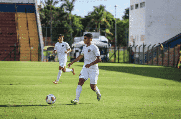 Kaynan fala em al&iacute;vio ap&oacute;s vit&oacute;ria do Desportivo Brasil e projeta jogo contra o Sert&atilde;ozinho e briga para encostar no G8 da S&eacute;rie A3 do Paulista