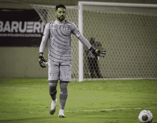 Goleiro Luiz projeta os dois pr&oacute;ximos duelos do S&atilde;o Caetano