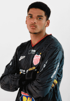 Ap&oacute;s assinar seu primeiro contrato profissional, Gabriel Souza vive expectativa de ser relacionado pela primeira vez.