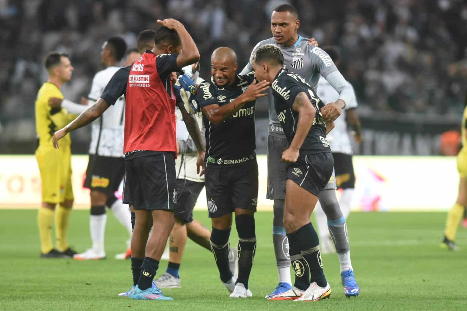 Marcos Leonardo comemora quebra de tabu e elogia companheiros: “Somos um elenco guerreiro”