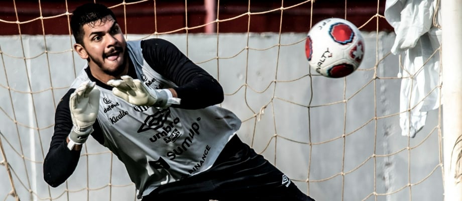 Jo&atilde;o Paulo comenta emo&ccedil;&atilde;o de treinar no &lsquo;Peixeir&atilde;o&rsquo;: &ldquo;Foi um momento especial&rdquo;