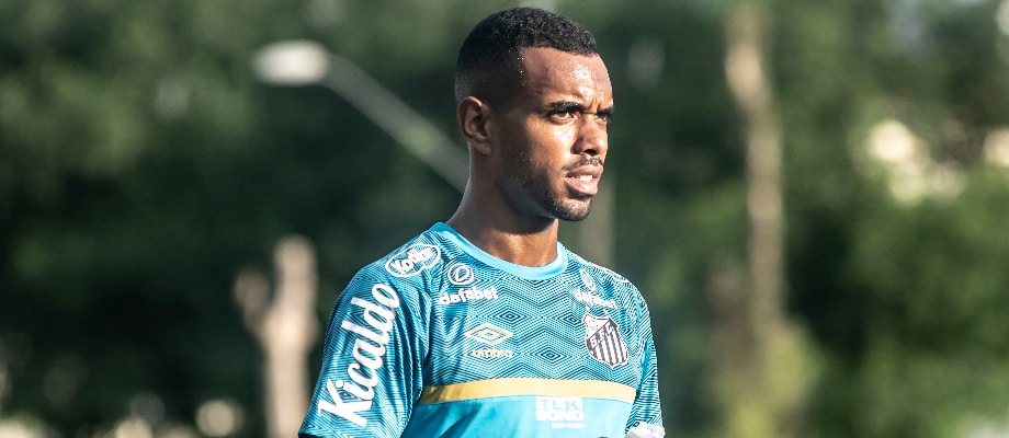 Lucas Pires agradece Carille e projeta vit&oacute;ria fora de casa: &ldquo;Vai dar ainda mais confian&ccedil;a&rdquo;