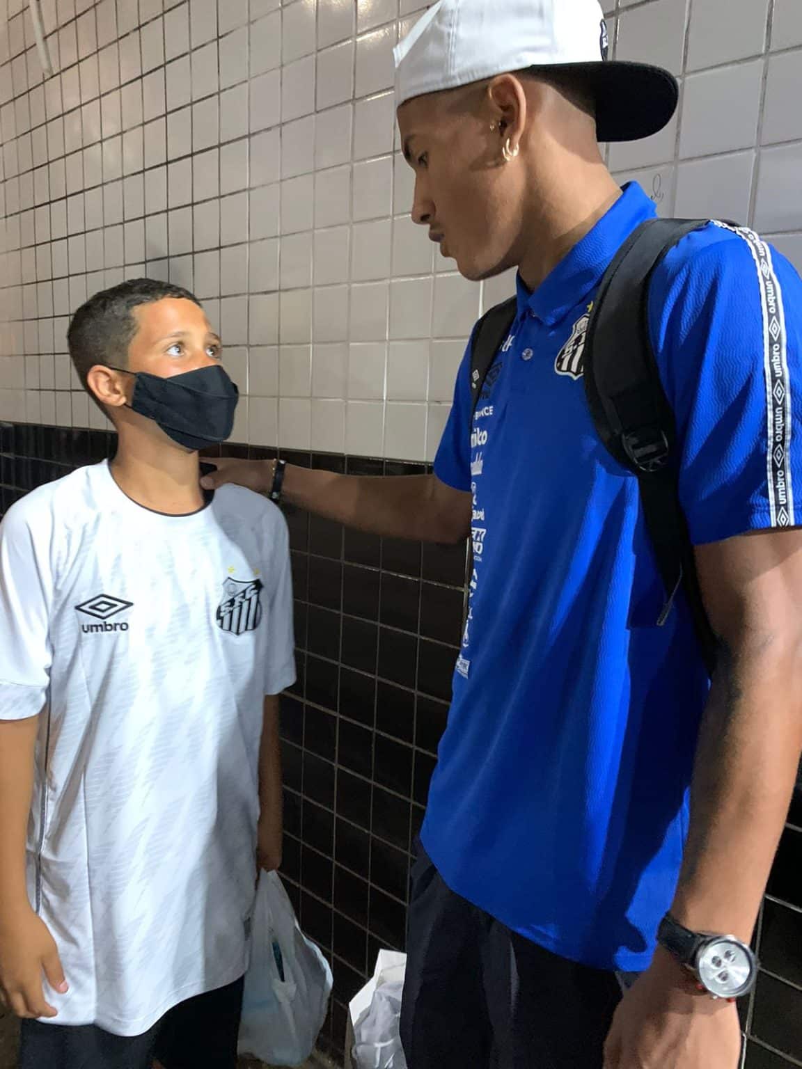 Santista se emocionou ao saber que iria conhecer a Vila Belmiro agradece: &ldquo;Foi um sonho realizado&rdquo;