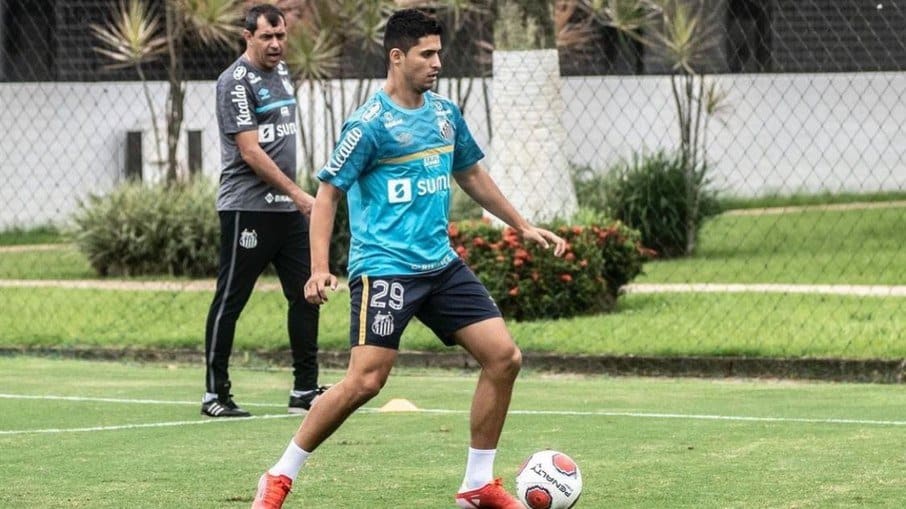 Carille confirma chegada de Auro e destaca confiança em Daniel Guedes