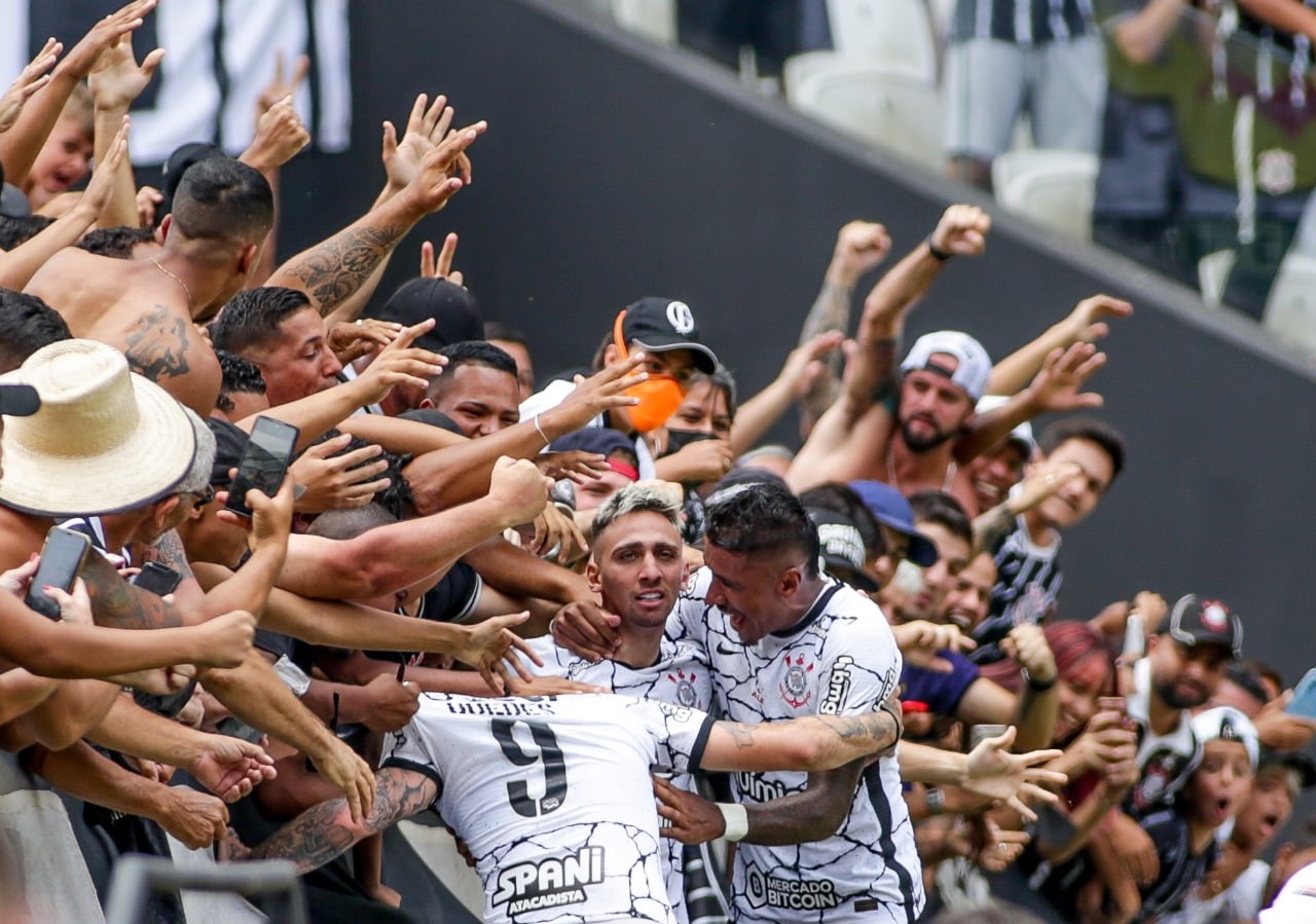 Em jogo de defesas, Corinthians vence RB Bragantino