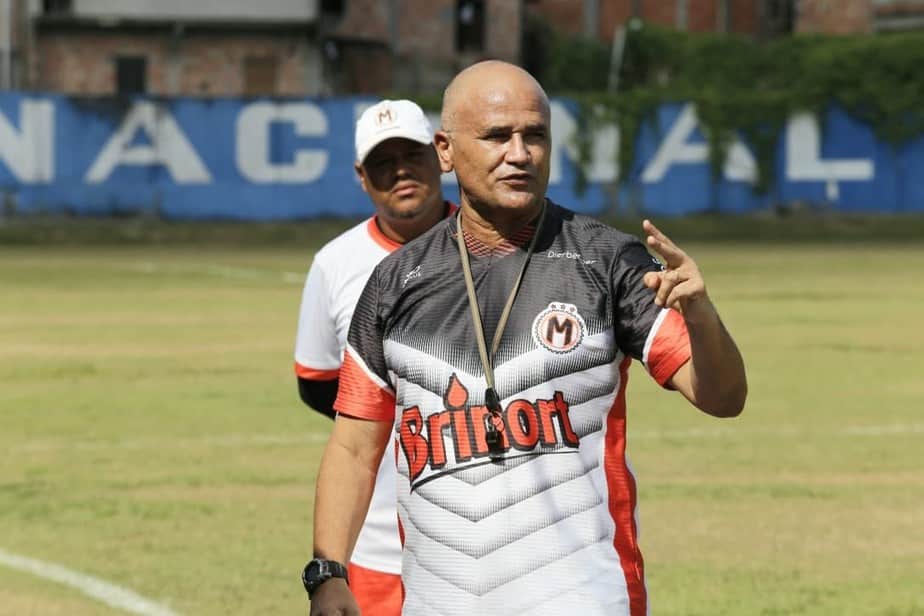 Oliveira Canindé exalta time em vitória e destaca atuação do presidente do Manauara