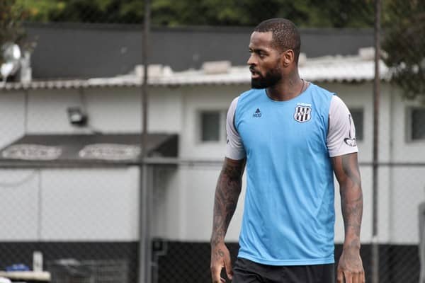 Ded&eacute; rescinde com a Ponte Preta