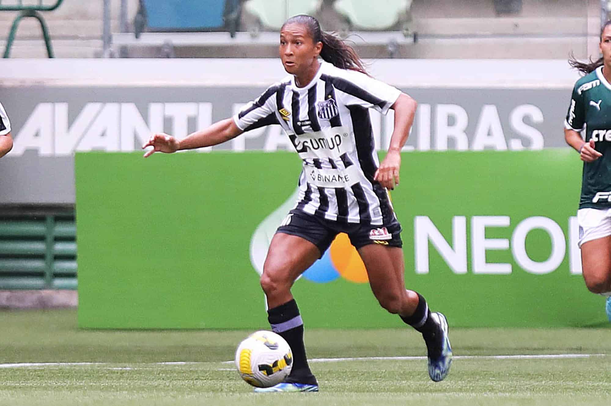 Ana Carla convoca torcida para o cl&aacute;ssico: &ldquo;&Eacute; um g&aacute;s a mais para a gente dentro de campo&rdquo;