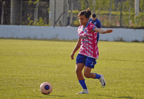 Rec&eacute;m chegada, B&aacute;rbara comenta prepara&ccedil;&atilde;o para a estreia na s&eacute;rie A3