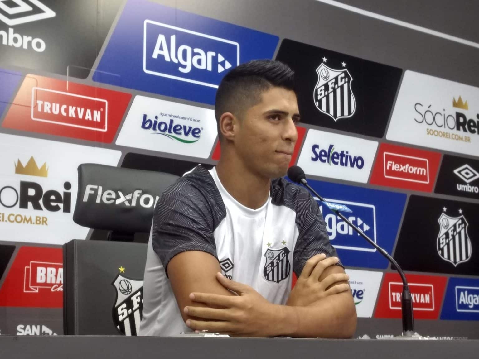 Santos rescinde contrato com Daniel Guedes