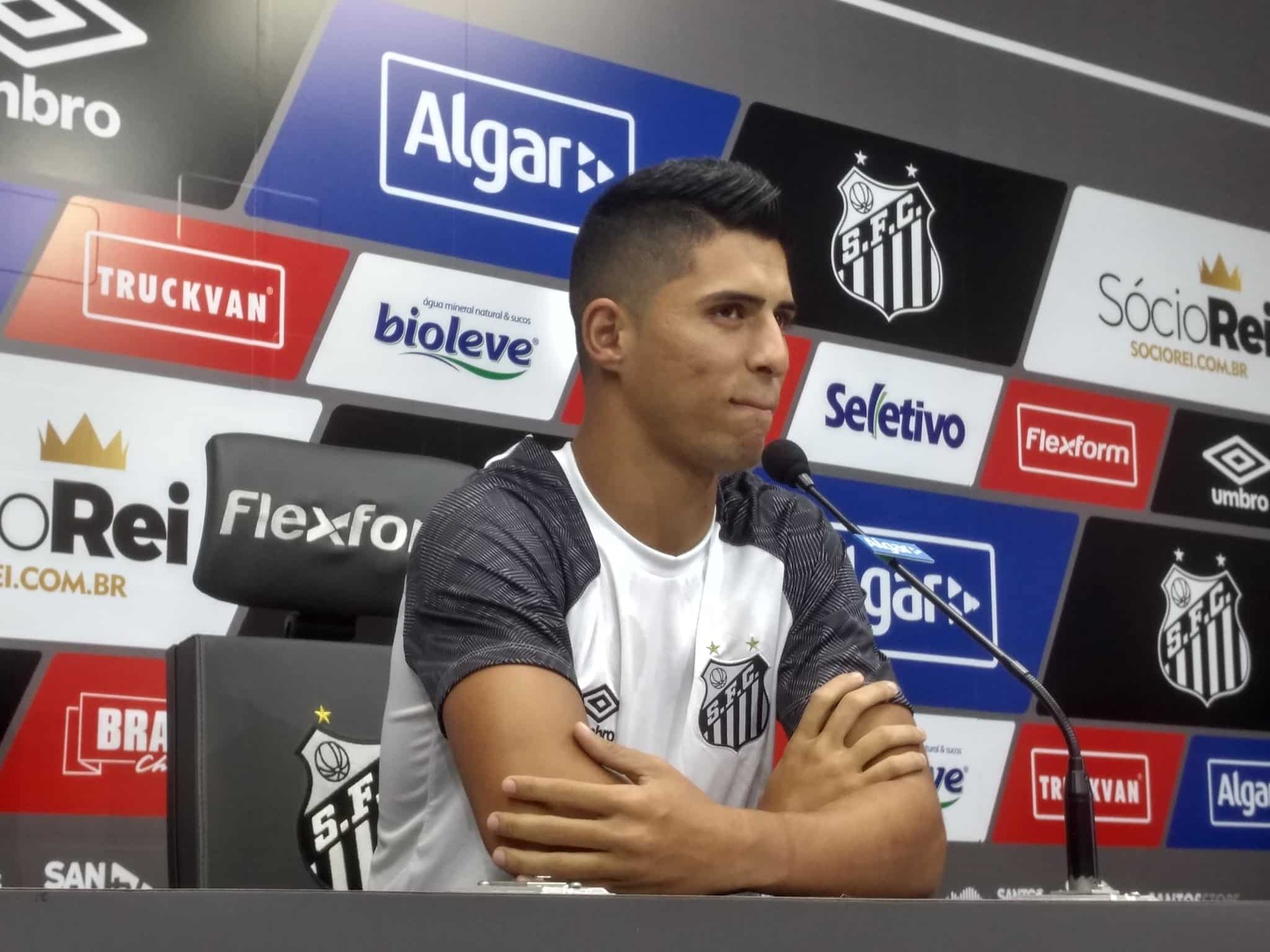 Santos rescinde contrato com Daniel Guedes