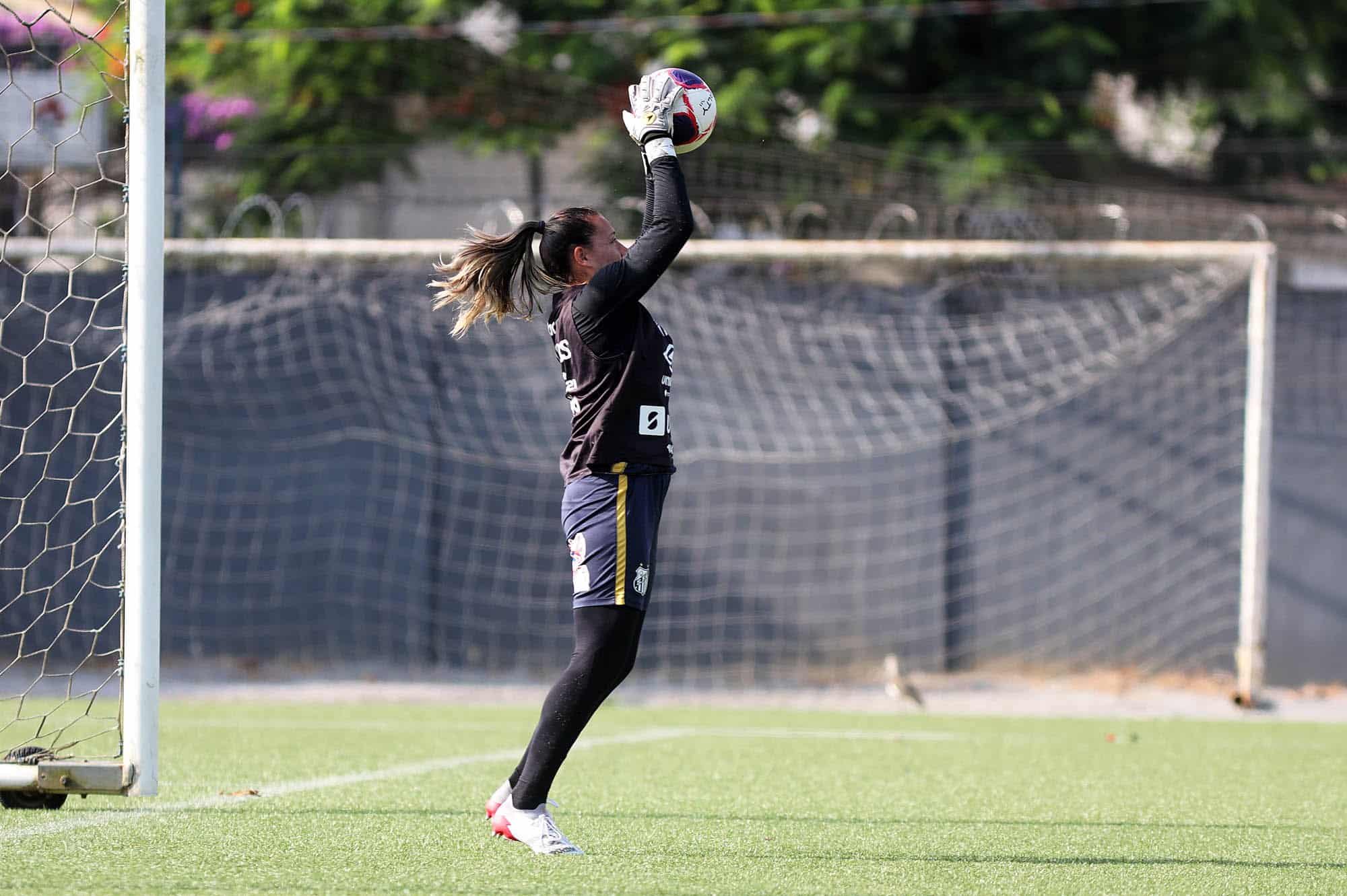 Vivi Holzel fala sobre estreia no Brasileir&atilde;o: &ldquo;Estamos bem confiantes&rdquo;