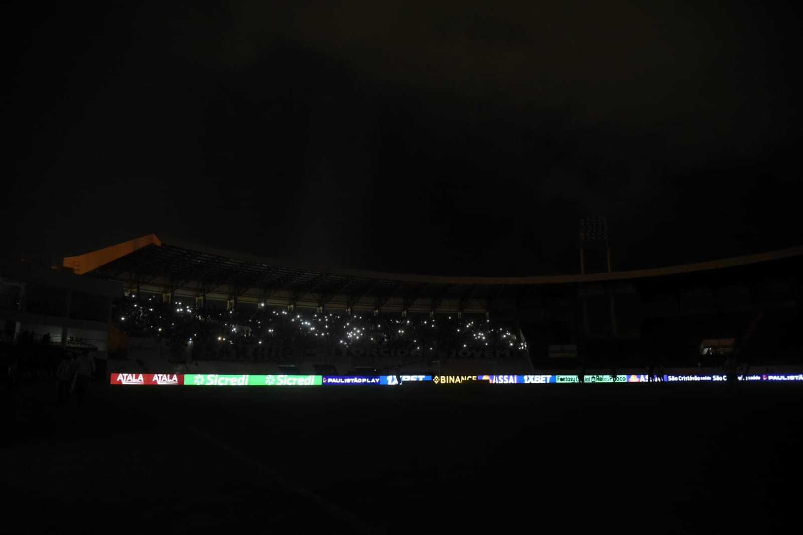 Santos tem jogo adiado devido a falta de luz na Fonte Luminosa