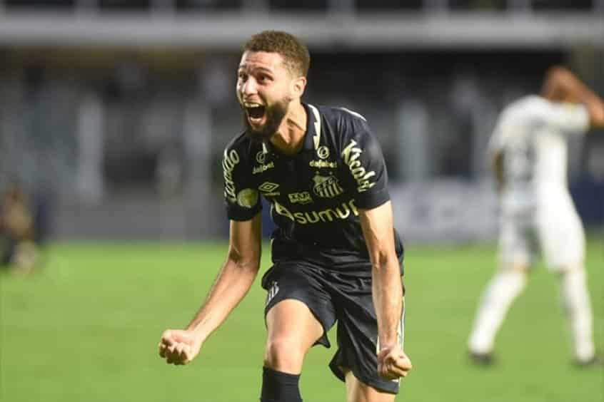 Cruzeiro encaminha acerto com Wagner Leonardo, zagueiro do Santos