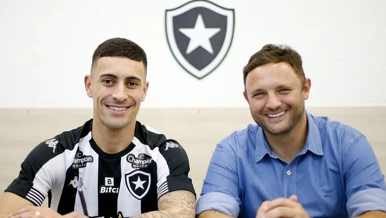 Botafogo anuncia o zagueiro Philipe Sampaio