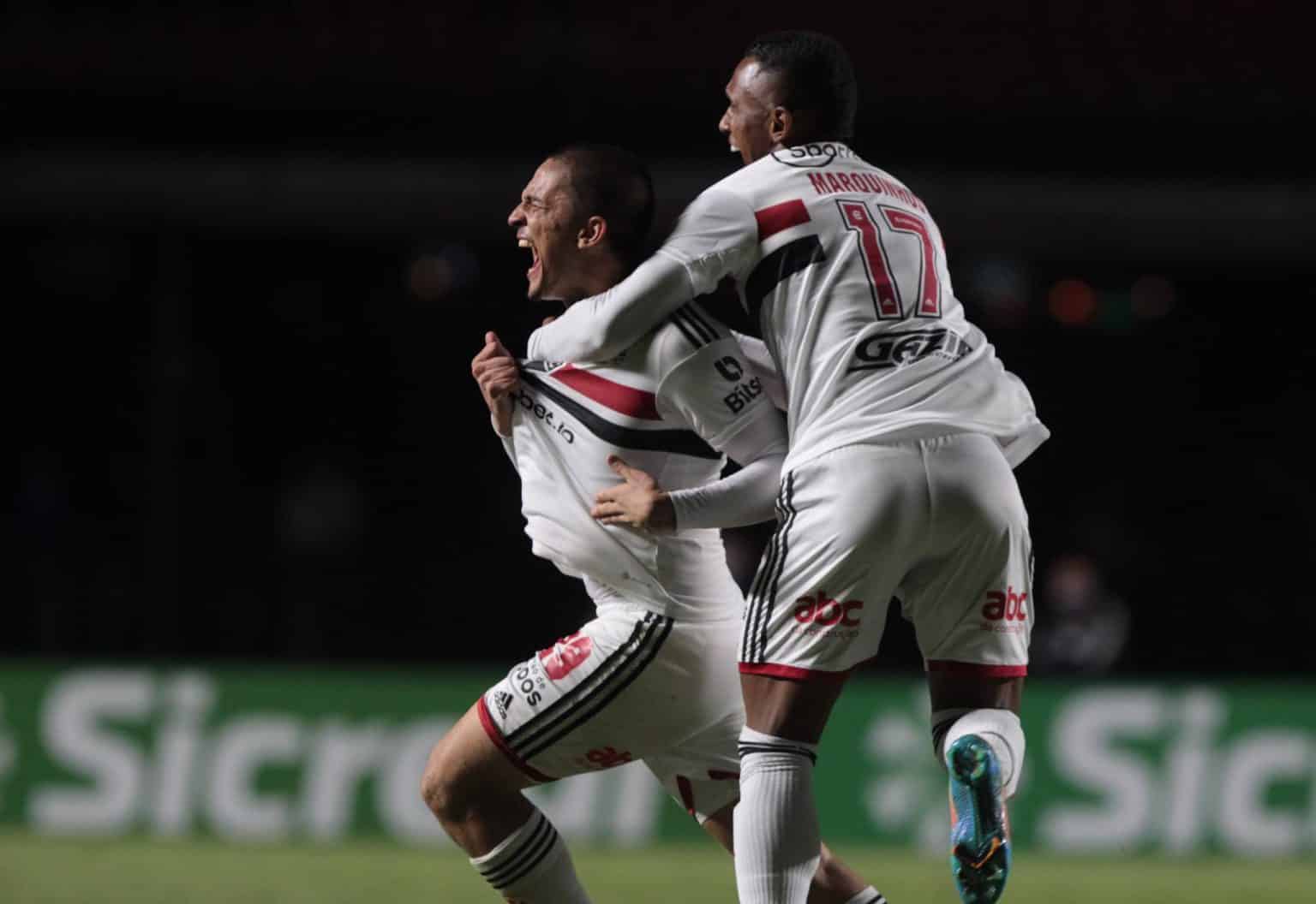 Joias de Cotia garantem classifica&ccedil;&atilde;o do S&atilde;o Paulo