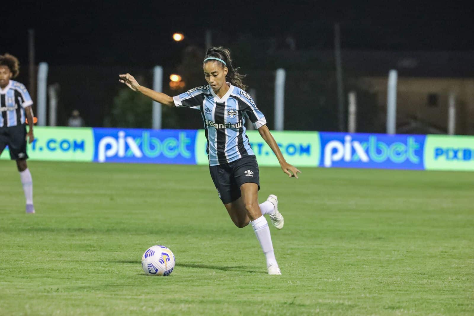Ap&oacute;s &oacute;timo inicio com a camisa gremista, J&eacute;ssica Soares projeta um Gr&ecirc;mio forte na disputa do Brasileiro