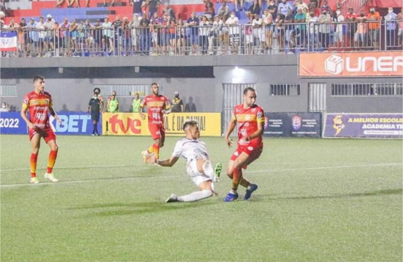 Autor do gol da vitória, Rhuann celebra atuação do Bahia de Feira e pede foco por vaga na semi do Baiano: “Não podemos vacilar”