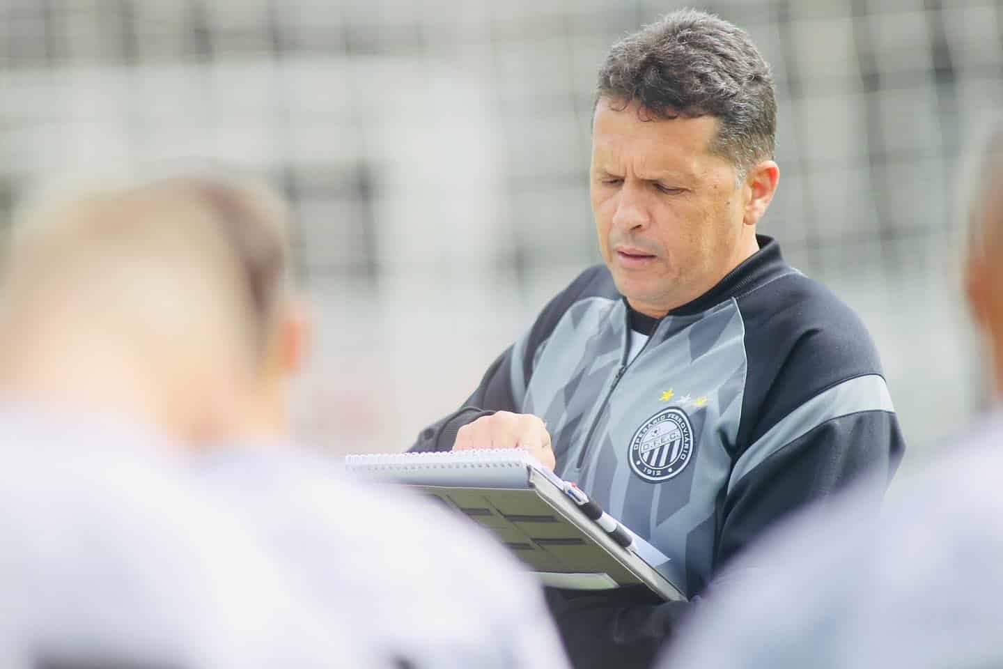 Alerta na &aacute;rea defensiva do Oper&aacute;rio-PR