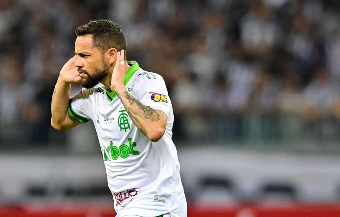 Felipe Azevedo comenta retorno ao time titular no Am&eacute;rica