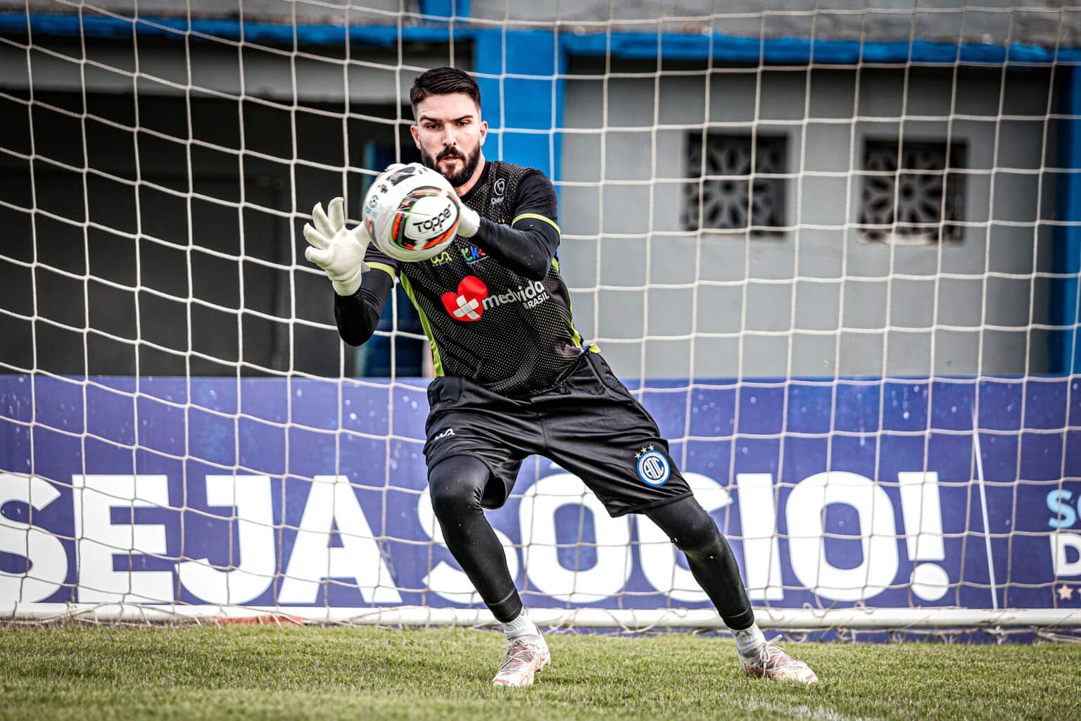 Paulo Gianezini destaca motiva&ccedil;&atilde;o de enfrentar ex-clube e espera vit&oacute;ria do Confian&ccedil;a no confronto