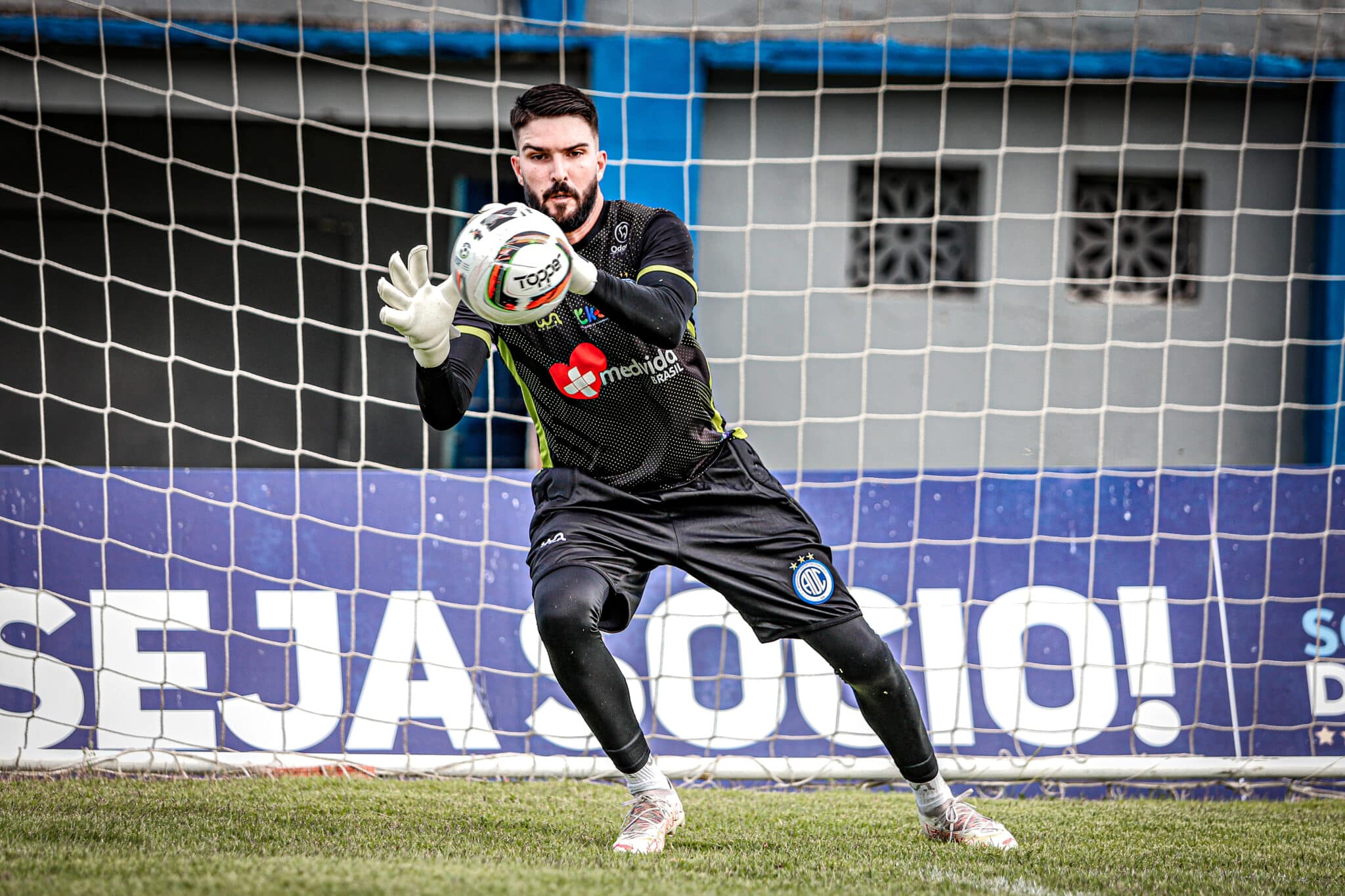 Paulo Gianezini destaca motiva&ccedil;&atilde;o de enfrentar ex-clube e espera vit&oacute;ria do Confian&ccedil;a no confronto