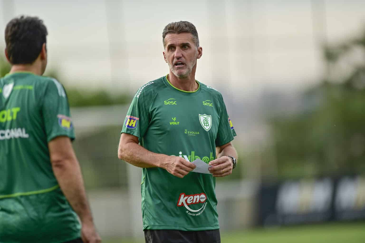 V&aacute;gner Mancini volta ao Am&eacute;rica-MG ap&oacute;s fracasso no Gr&ecirc;mio