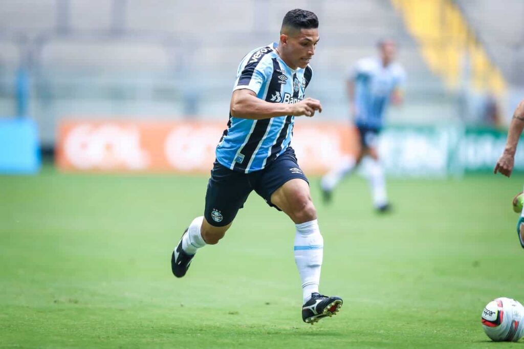 Rodrigo Ferreira comemora estreia no Gr&ecirc;mio