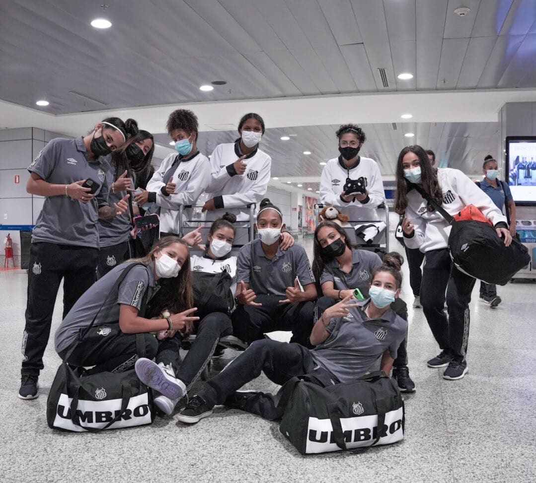 Sereinhas chegam a Porto Alegre para final do Brasileir&atilde;o Sub-17