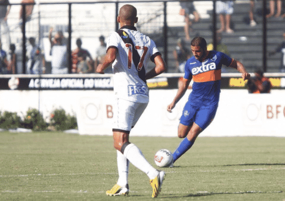 André Castro relembra nove anos do primeiro gol na carreira contra o Flamengo: ‘foi sensacional’