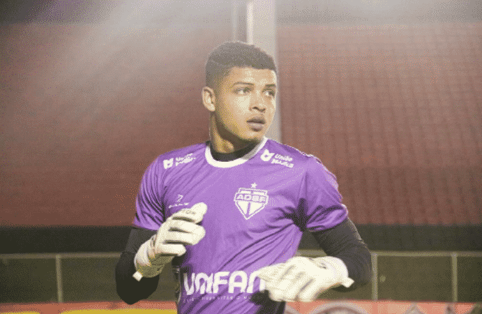 Bahia de Feira: Alan comemora p&ecirc;nalti defendido e projeta pr&oacute;ximo duelo