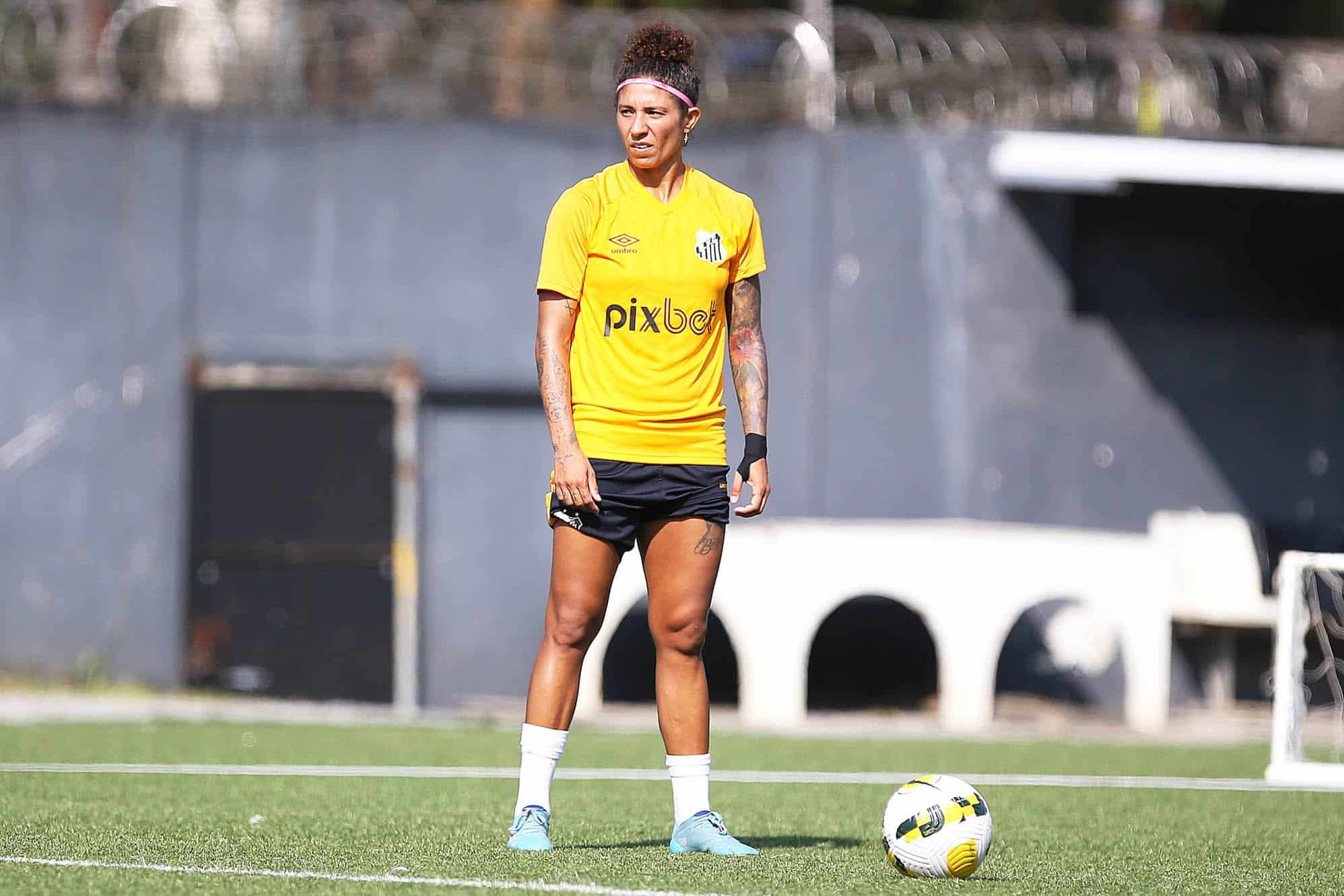 Artilheira do Brasileirão, Cristiane projeta jogo contra o Grêmio