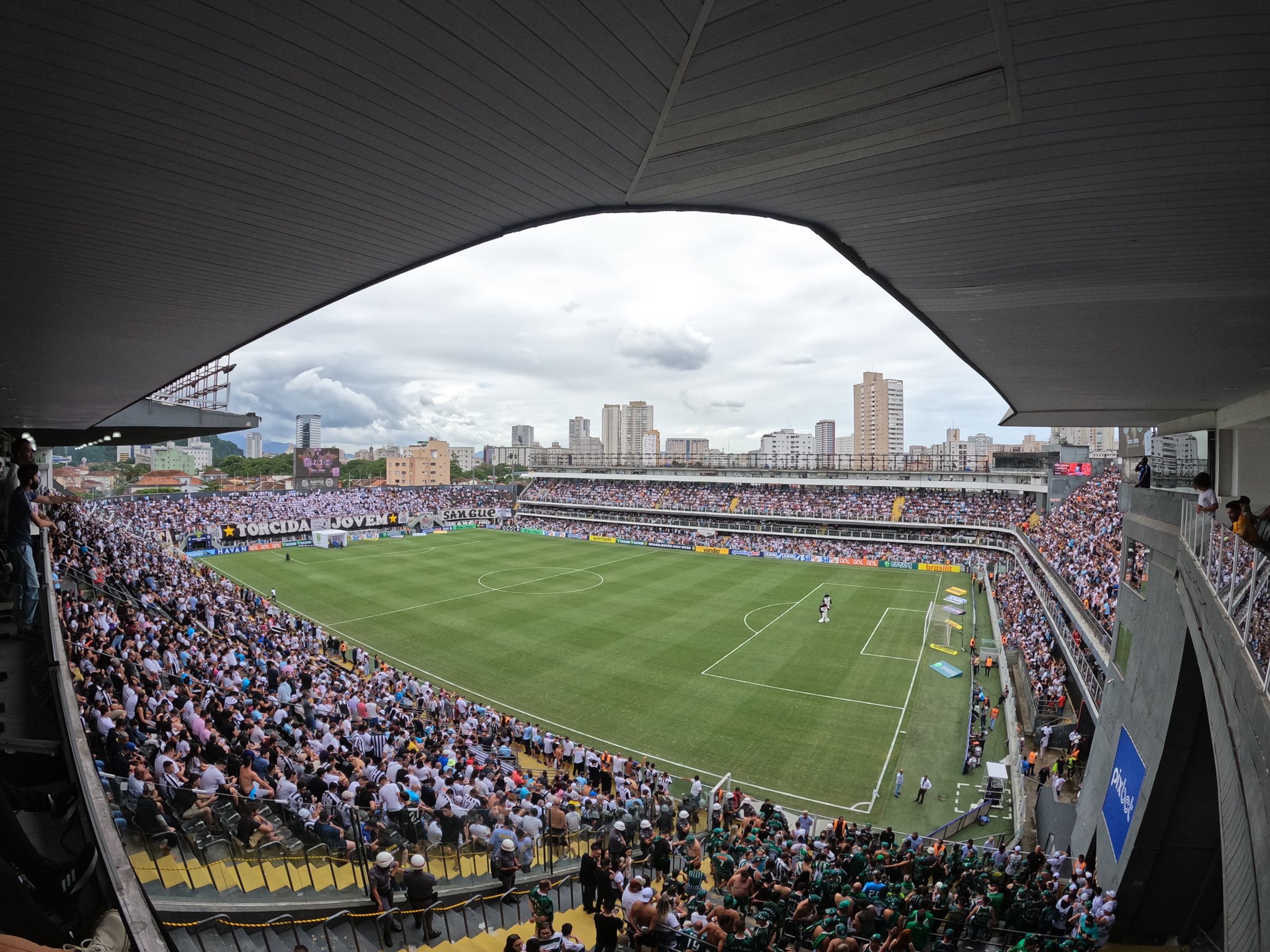 Santos tem lucro de R$ 182 mil na vit&oacute;ria contra o Coritiba