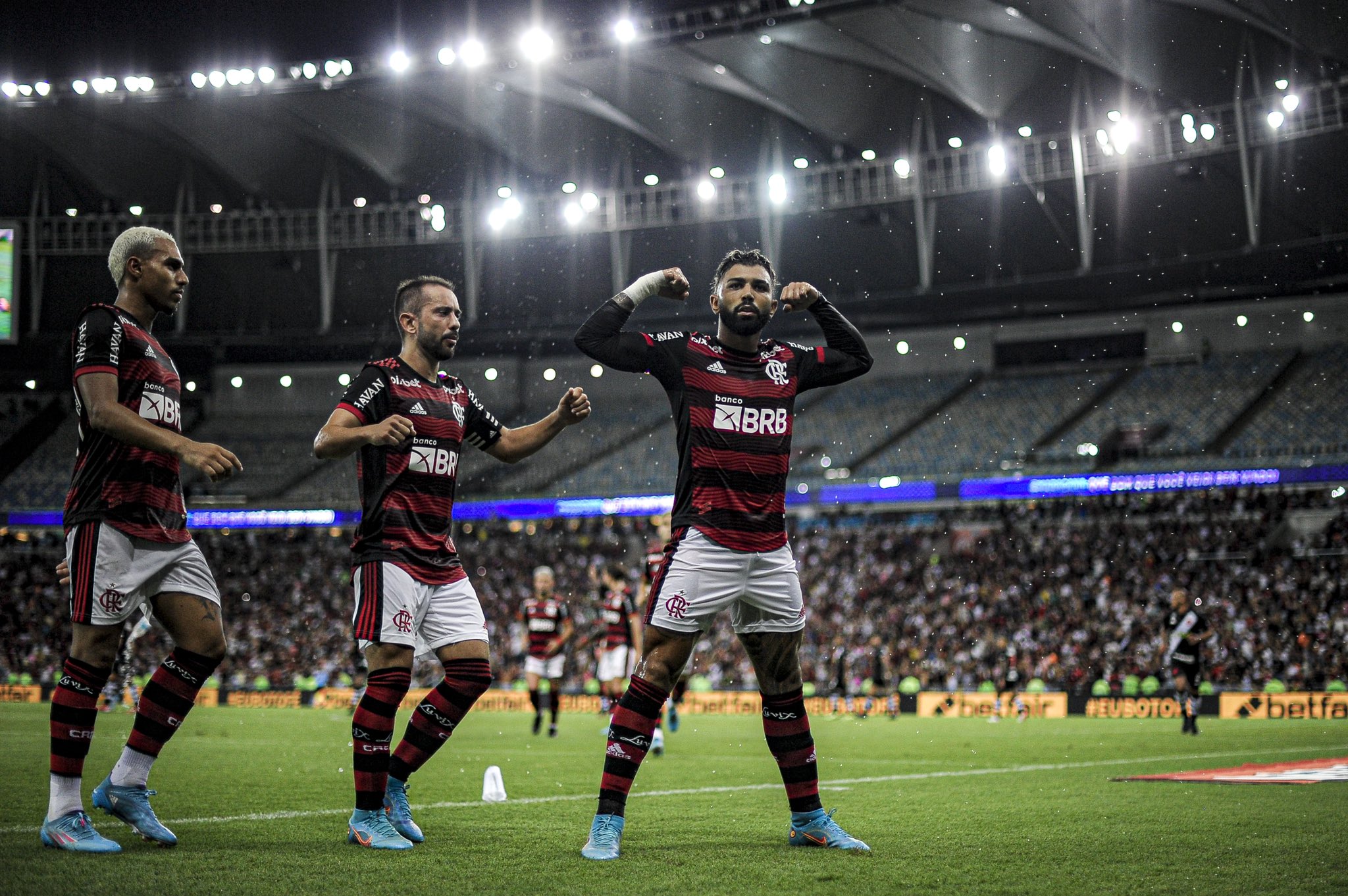 Gsbigol comemora gol pelo Flamengo