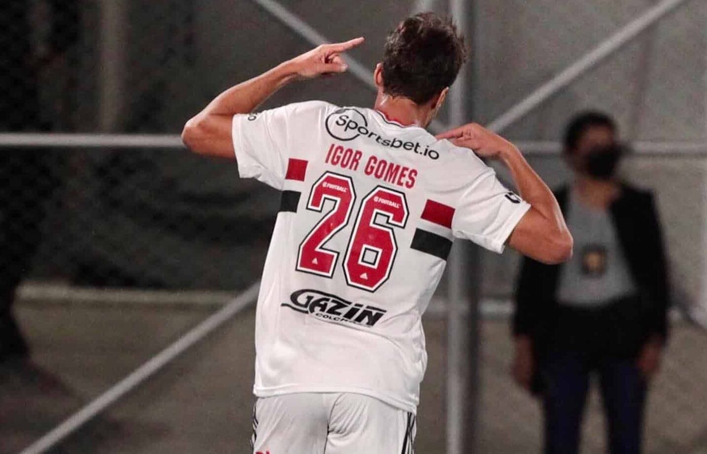 Meia ganha moral ap&oacute;s boas partidas no S&atilde;o Paulo