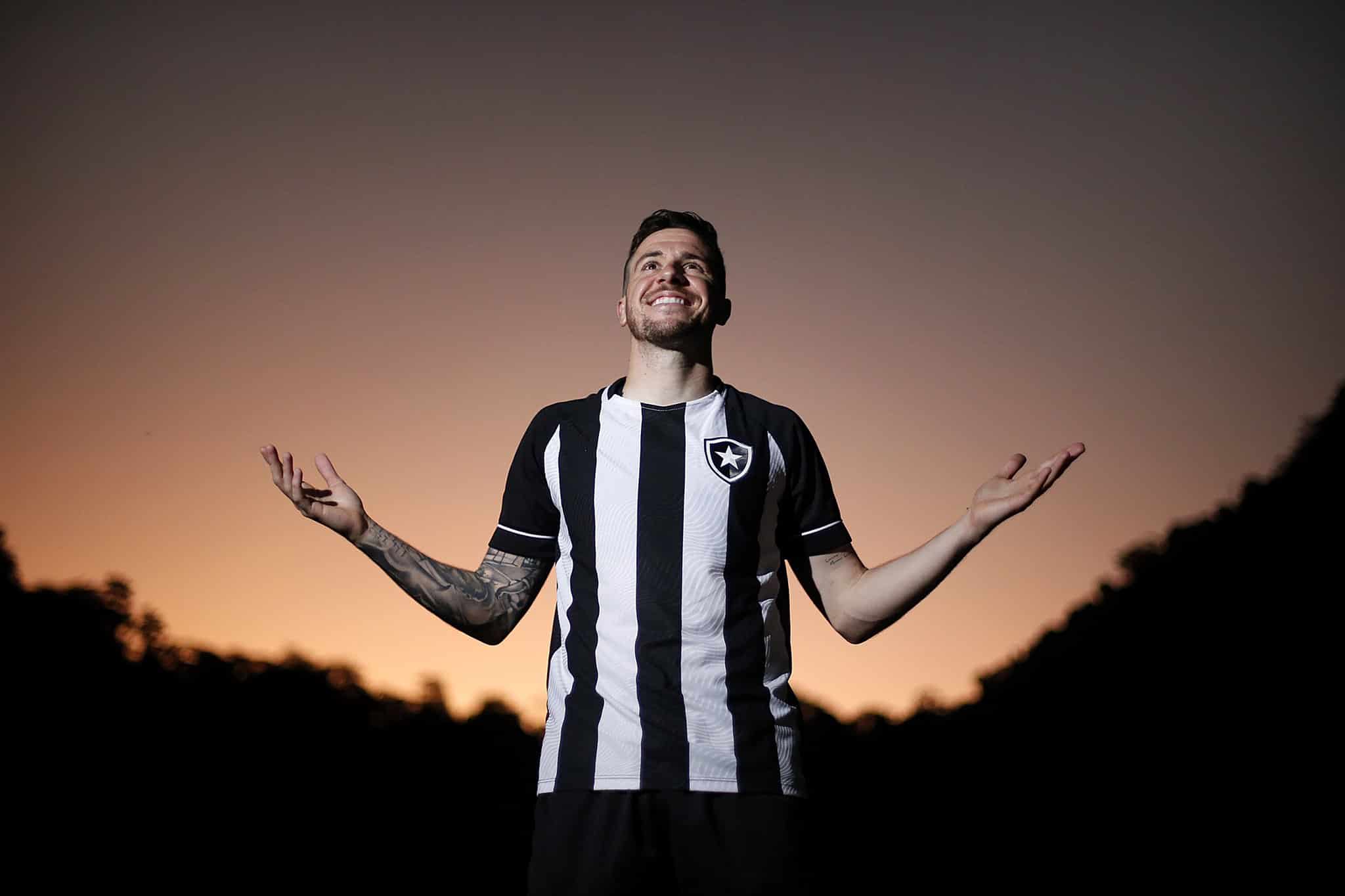 Botafogo divulga lista de relacionados para partida contra o Ceil&acirc;ndia