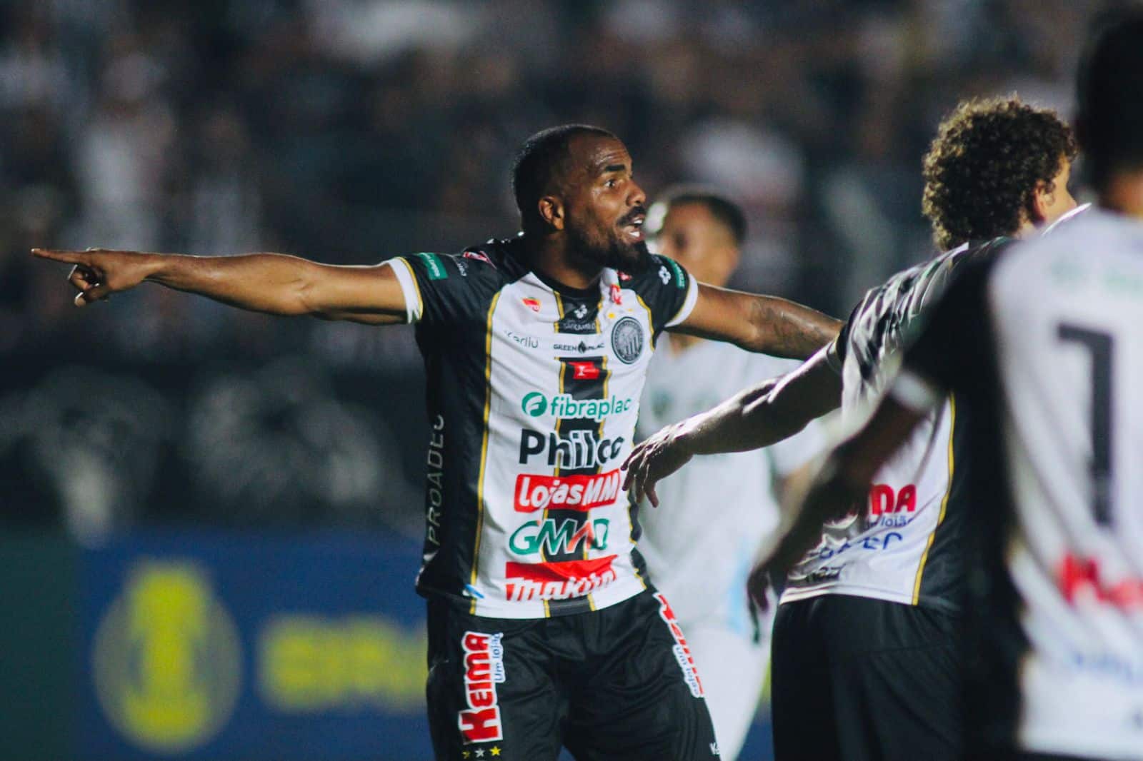 Jejum de vit&oacute;rias no Oper&aacute;rio-PR