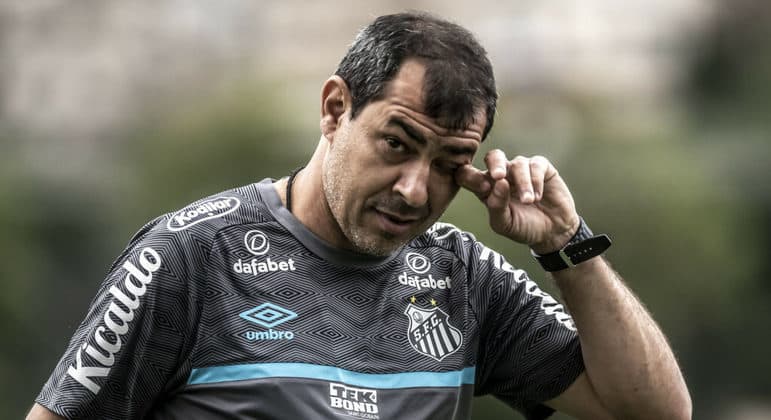 Demiss&atilde;o de F&aacute;bio Carille n&atilde;o foi unanimidade no CG do Santos