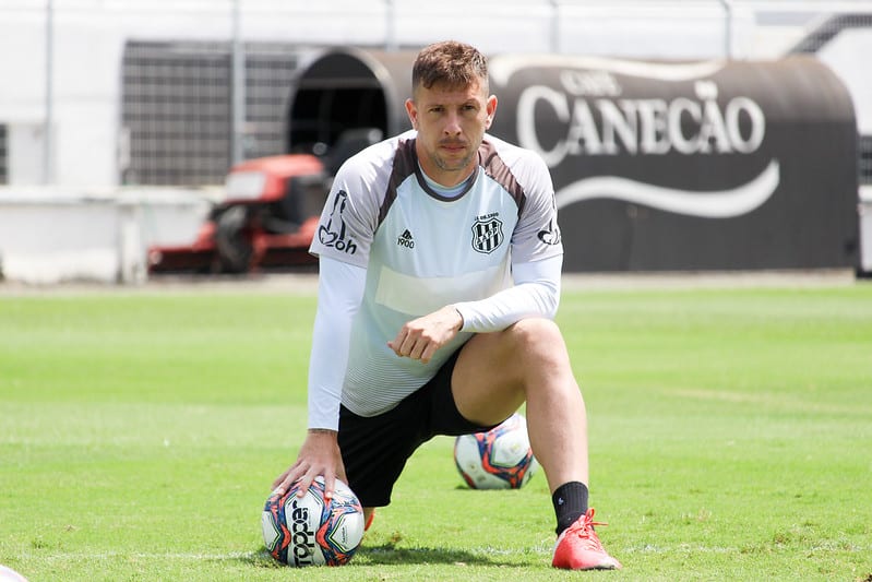 F&aacute;bio Sanches se diz ansioso para o primeiro cl&aacute;ssico pela Ponte