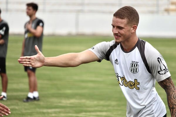 Dupla da Ponte Preta amplia contratos