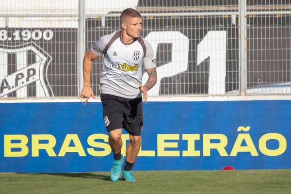 Léo Naldi sobre postura da Ponte para o dérbi 203: “Temos que entrar em campo e imprimir nosso ritmo”