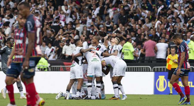 Vasco entra no G-4 ap&oacute;s 45 rodadas na S&eacute;rie B