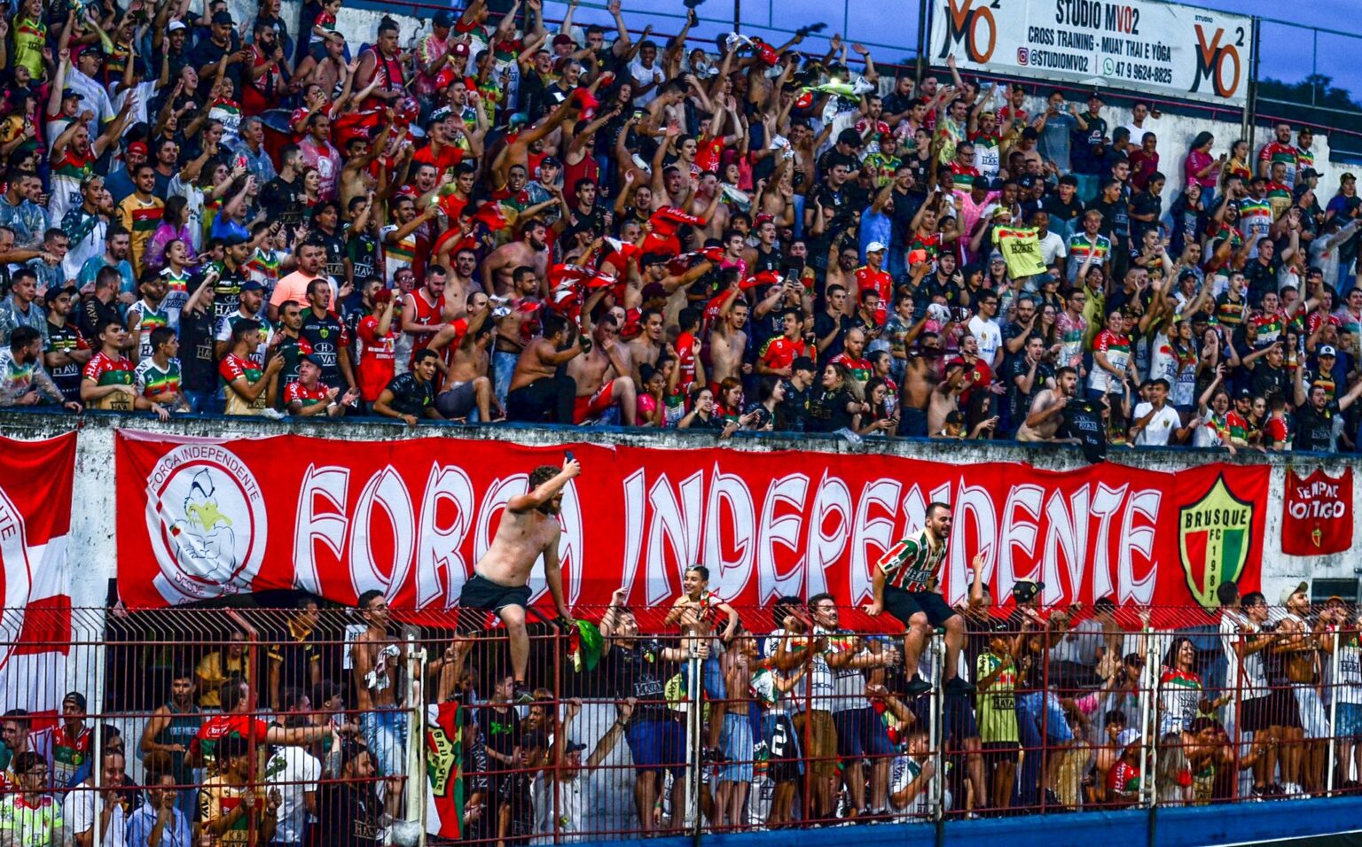 Brusque dar&aacute; desconto no ingresso para torcedor que doar agasalho