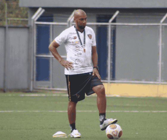 Renato Peixe vibra com bom &ldquo;primeiro tempo&rdquo; do S&atilde;o Bernardo, mas diz: &ldquo;nada definido&rdquo;