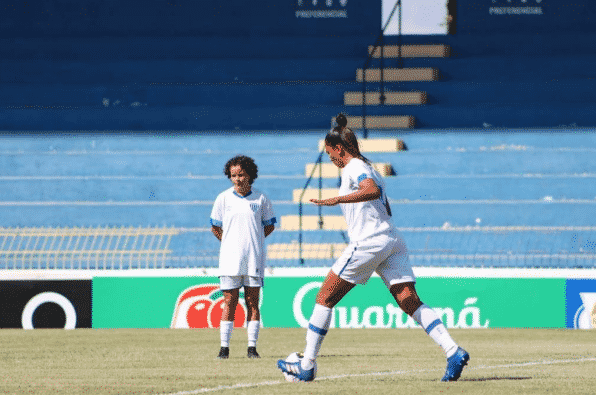 L&iacute;der do grupo no Ava&iacute; Kindermann, Samhia projeta confronto com o Flamengo em casa: &ldquo;temos que jogar!&rdquo;