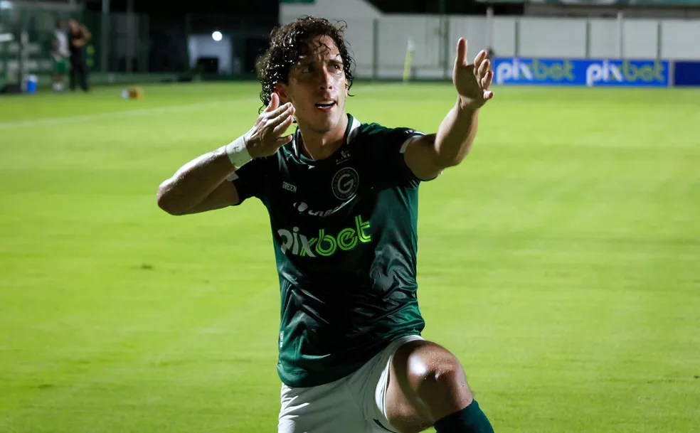 Nicolas pronto para começar jogando no Goiás