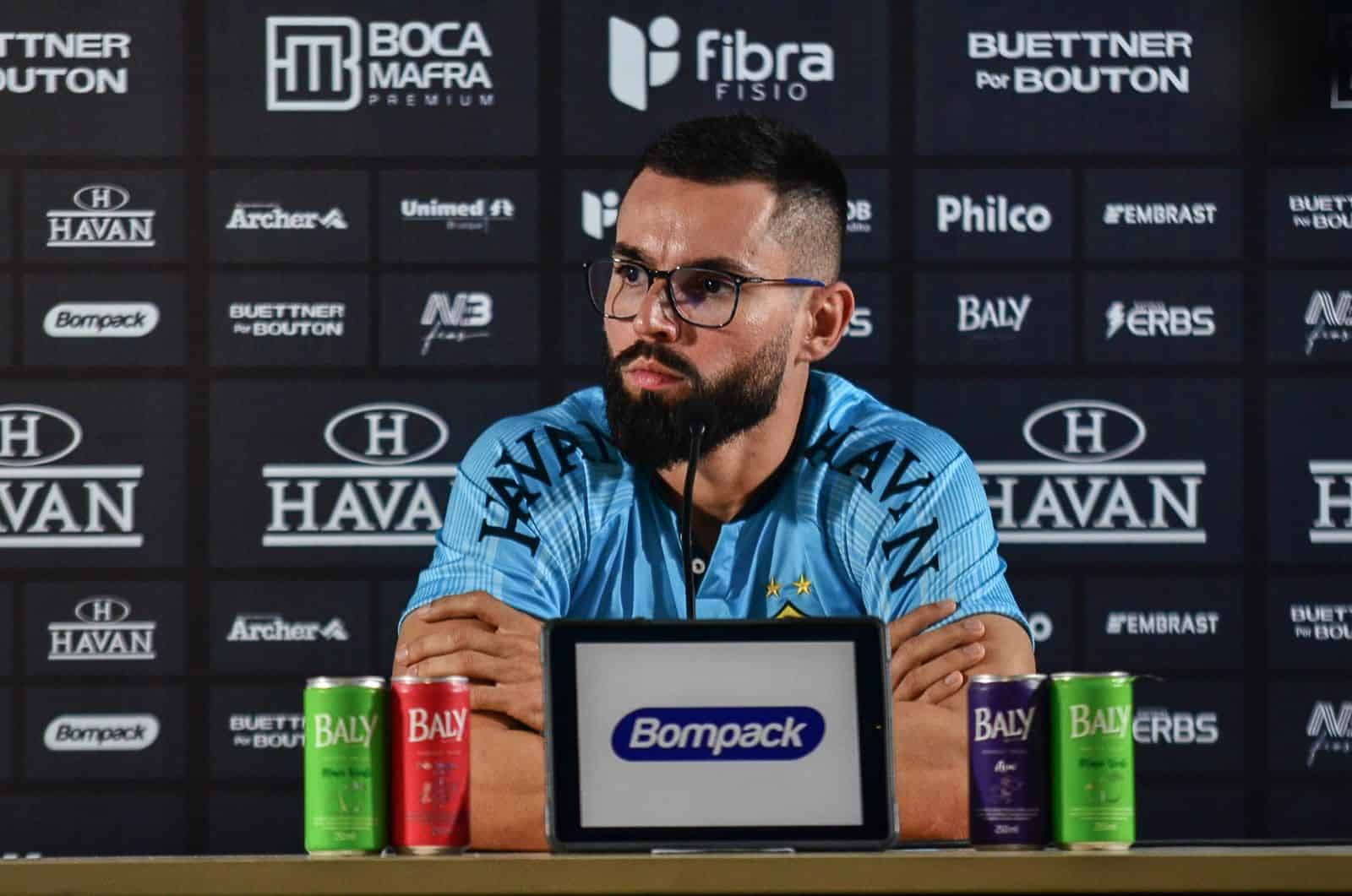 Luan Carlos n&atilde;o ter&aacute; desfalques contra o Vasco