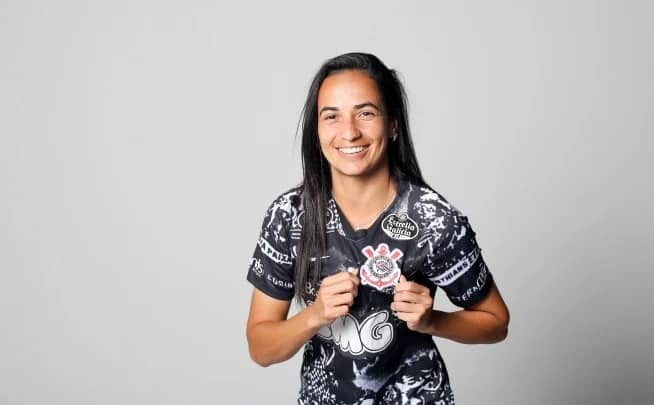 Juliete sofre entorse e &eacute; d&uacute;vida no Corinthians